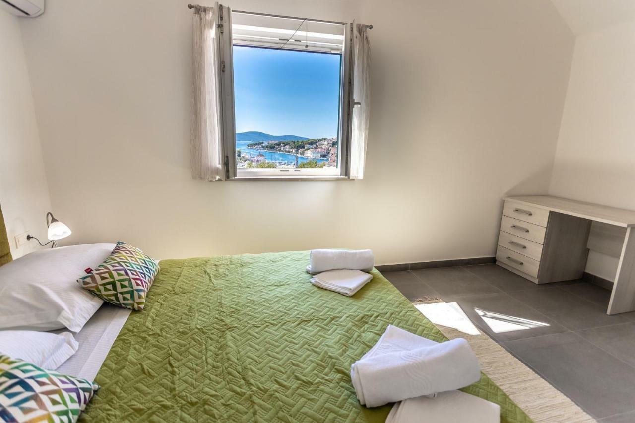 Villa Decima Milna  Exteriör bild