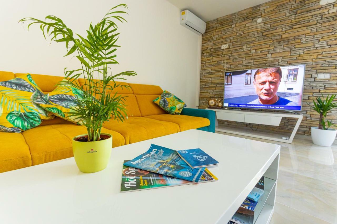 Villa Decima Milna  Exteriör bild